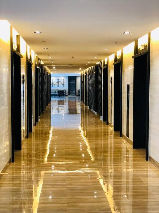 Air Residence 1Br With Balcony Free Netflix And Disney Plus Manilla Buitenkant foto